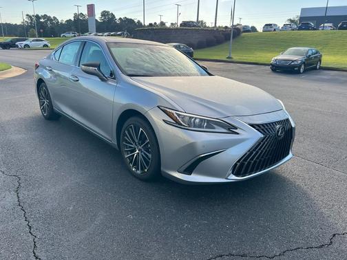 2025 Lexus ES 300h Base