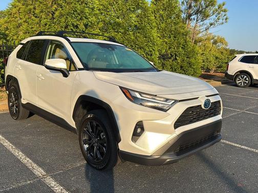 2024 Toyota RAV4 Hybrid XLE Premium