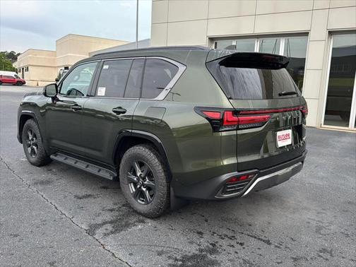 2025 Lexus LX 700h Overtrail