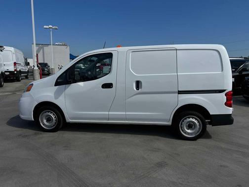 2021 Nissan NV200 S