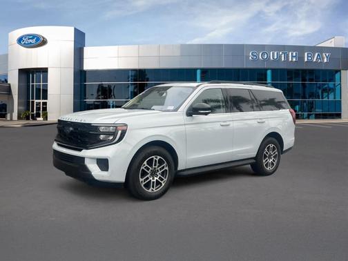 Space Silver 2025 Ford Expedition Active