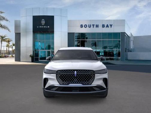 Silver Radiance Metallic 2025 Lincoln Nautilus Premiere