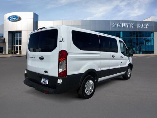 Oxford White 2018 Ford Transit-150 XL