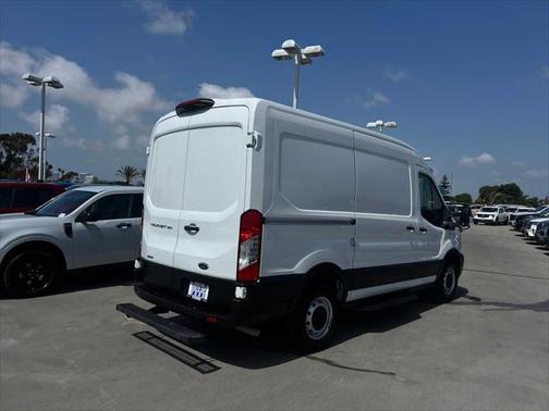 2022 Ford Transit-250 Base