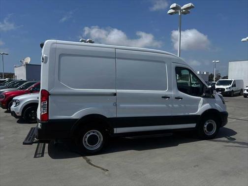 2022 Ford Transit-250 Base