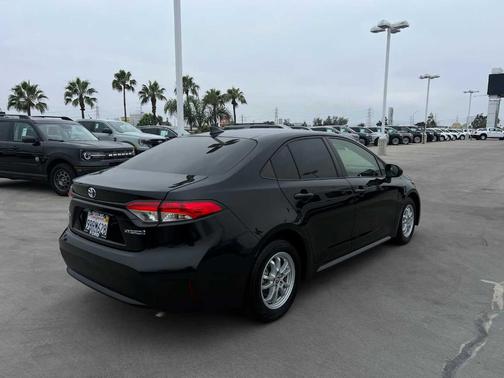 2022 Toyota Corolla Hybrid LE