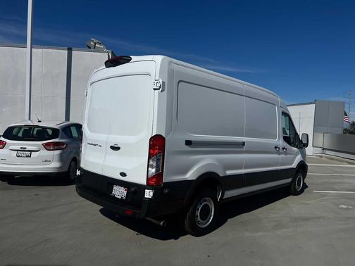 2024 Ford Transit-250 148 WB Medium Roof Cargo