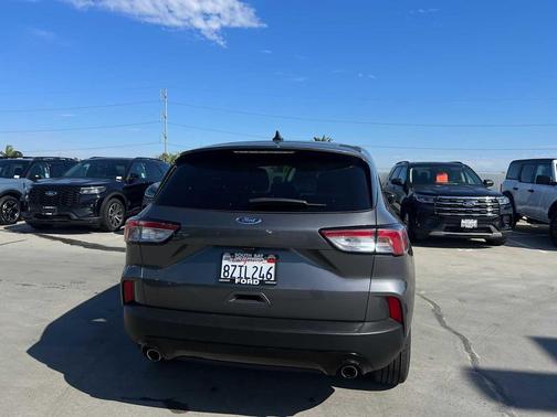 2021 Ford Escape SE