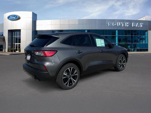 Carbonized Gray Metallic 2021 Ford Escape SE