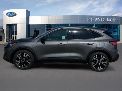 Carbonized Gray Metallic 2021 Ford Escape SE
