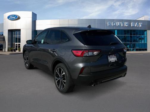 Carbonized Gray Metallic 2021 Ford Escape SE