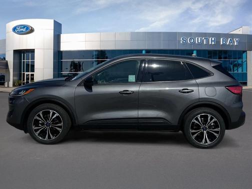 Carbonized Gray Metallic 2021 Ford Escape SE