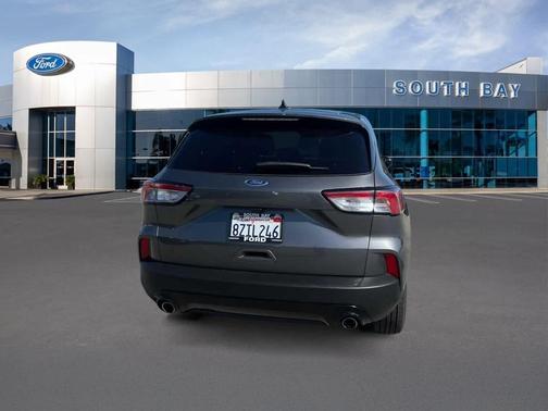 Carbonized Gray Metallic 2021 Ford Escape SE