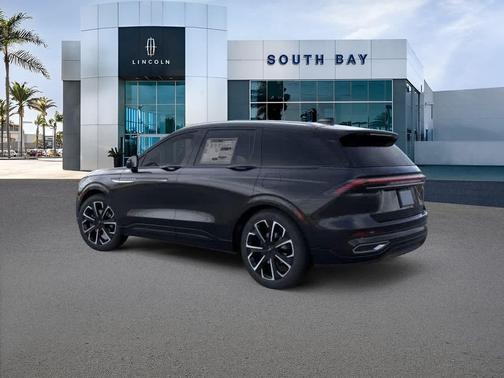 Infinite Black Metallic 2026 Lincoln Nautilus Reserve