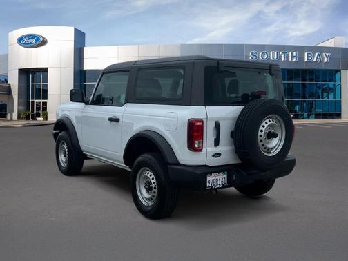 Oxford White 2025 Ford Bronco Base