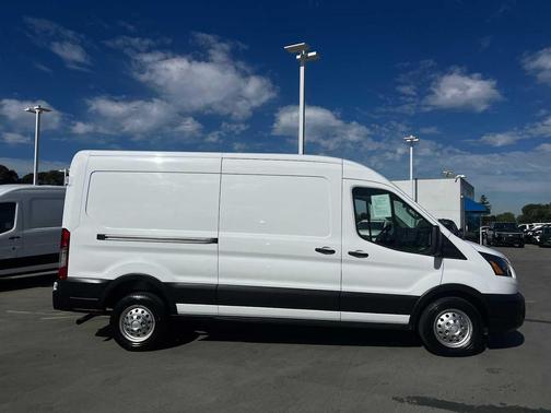 2023 Ford Transit-250 