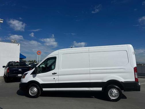 2023 Ford Transit-250 