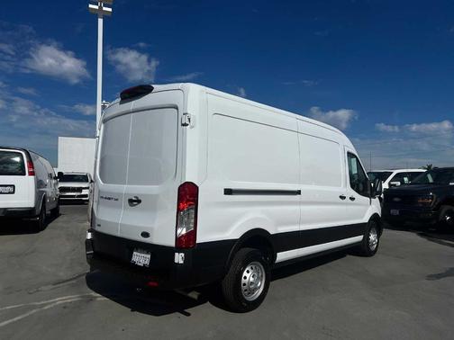 2023 Ford Transit-250 