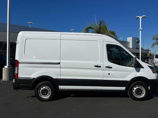 2019 Ford Transit-250 130 WB Medium Roof Cargo