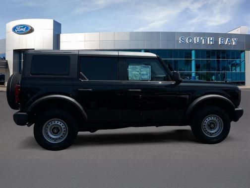 Shadow Black 2022 Ford Bronco Base