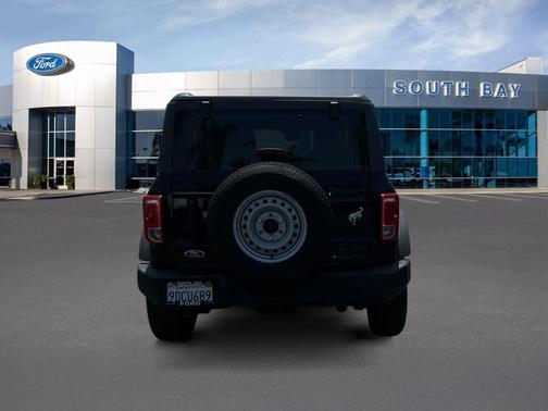 Shadow Black 2022 Ford Bronco Base