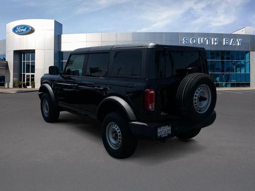 Shadow Black 2022 Ford Bronco Base