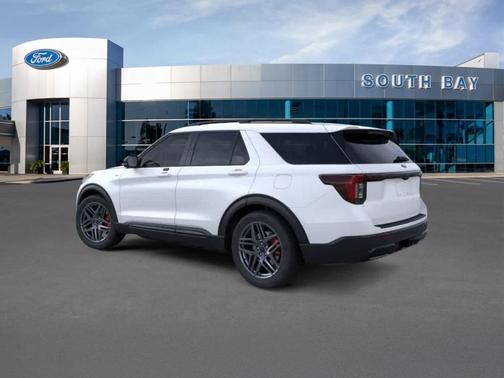 Star White 2026 Ford Explorer ST-Line