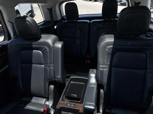 Metallic 2025 Lincoln Aviator Reserve AWD