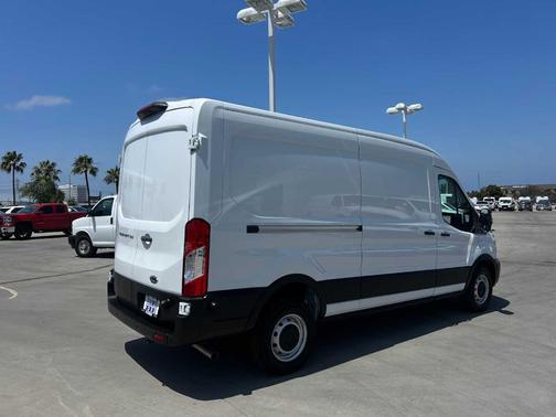 2024 Ford Transit-250 148 WB Medium Roof Cargo