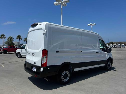 2024 Ford Transit-250 148 WB Medium Roof Cargo