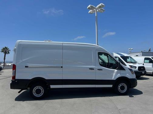 2024 Ford Transit-250 148 WB Medium Roof Cargo