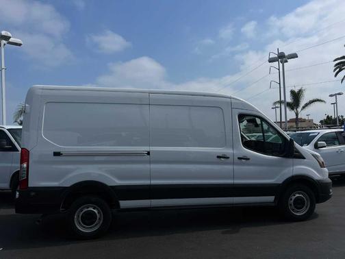 2024 Ford Transit-250 148 WB Medium Roof Cargo