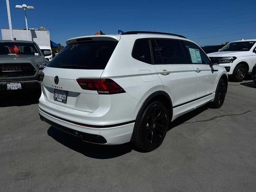2023 Volkswagen Tiguan 2.0T SE R-Line Black