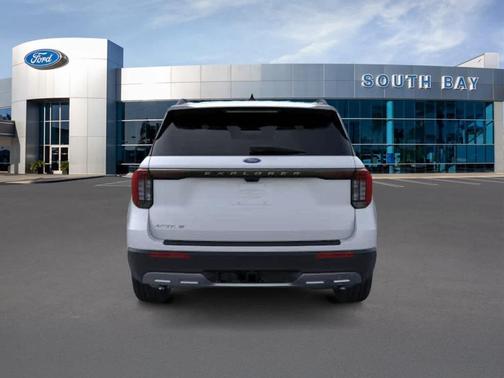 Space White Metallic 2026 Ford Explorer Active