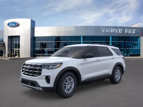 Space White Metallic 2026 Ford Explorer Active