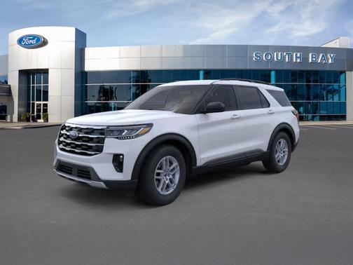 Space White Metallic 2026 Ford Explorer Active