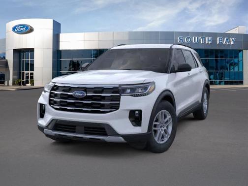 Space White Metallic 2026 Ford Explorer Active