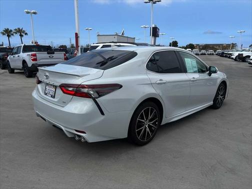 2024 Toyota Camry SE