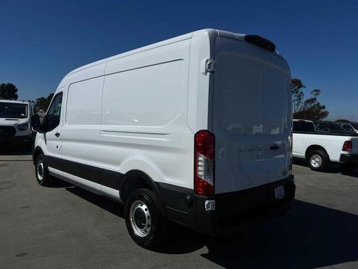 2025 Ford Transit-250 148 WB Medium Roof Cargo