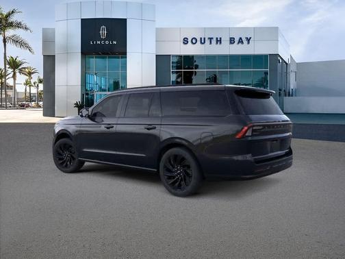 Black Metallic 2026 Lincoln Navigator L Reserve