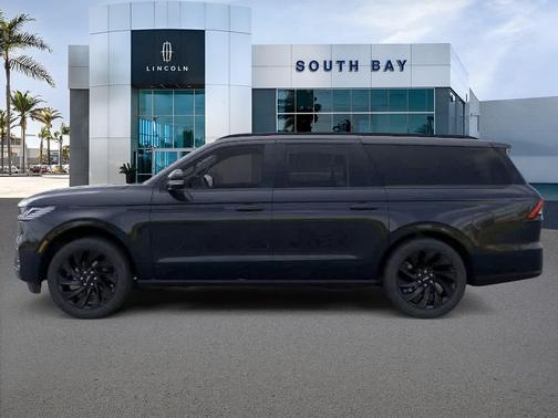Black Metallic 2026 Lincoln Navigator L Reserve