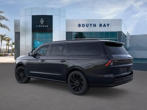 Black Metallic 2026 Lincoln Navigator L Reserve