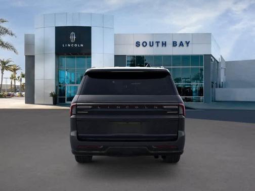 Black Metallic 2026 Lincoln Navigator L Reserve