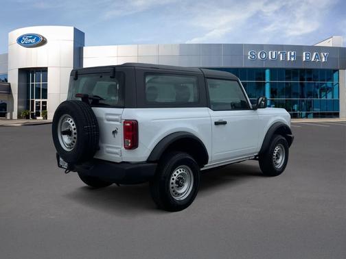 Oxford White 2025 Ford Bronco Base