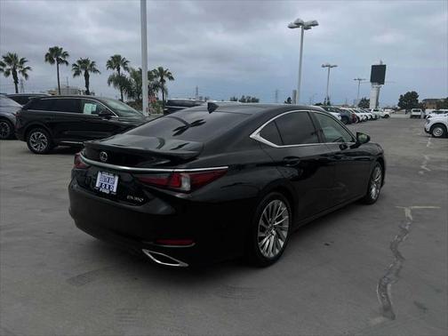 2023 Lexus ES 350 Luxury
