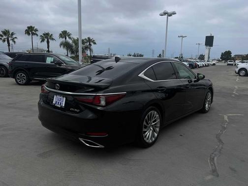 2023 Lexus ES 350 Luxury