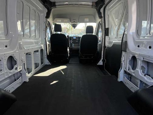 2024 Ford Transit-250 148 WB Medium Roof Cargo