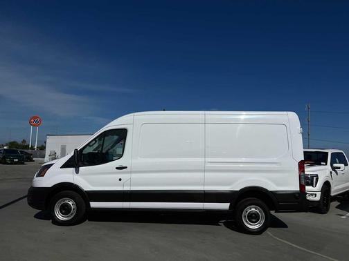 2024 Ford Transit-250 148 WB Medium Roof Cargo