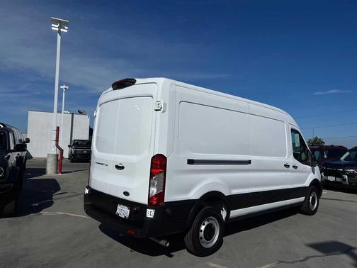 2024 Ford Transit-250 148 WB Medium Roof Cargo