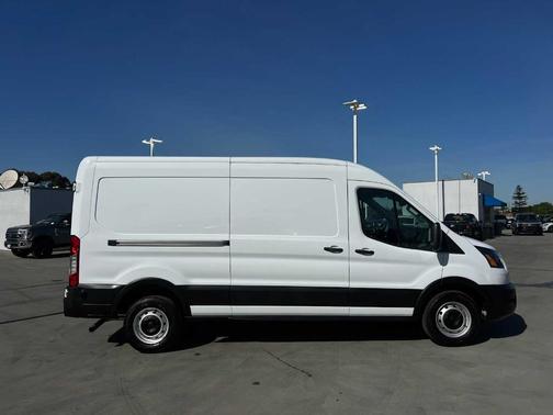 2024 Ford Transit-250 148 WB Medium Roof Cargo